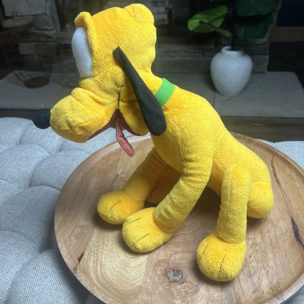 Disney Pluto‎ Plush 16